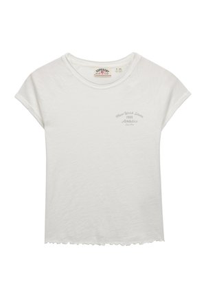 Biały t-shirt z krótkim rękawem z napisem "New York State 1986 Athletics" na lewej piersi i falowanym dołem.