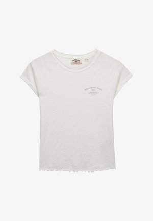 Wit T-shirt met korte mouwen, met de tekst "New York State 1986 Athletics" op de linkerborst en een golvende zoom.