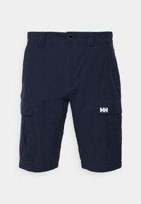 Shorts cargo navy avec fermeture à bouton, deux poches latérales et un détail de logo blanc sur la jambe gauche. Fabriqués en tissu résistant.