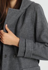 TWINTIP Mantel - mottled grey
