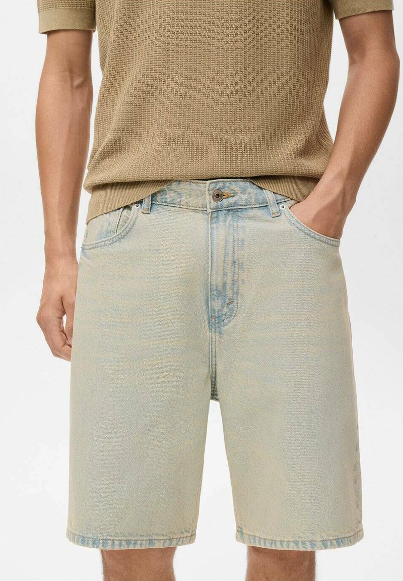 Mango BERMUDA - Short en jean - light blue