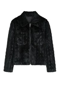 Veste en fausse fourrure noire avec fermeture éclair sur le devant, col et deux grandes poches poitrine avec un motif texturé.