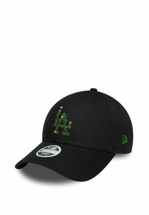 Casquette de baseball noire avec broderie florale verte formant les lettres "LA" à l'avant et un petit logo vert sur le côté.