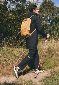 Salomon GENESIS  - Løpesko for mark - black/sulphur spring/orchid petal