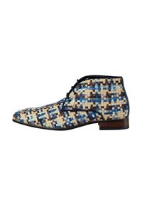 Geweven enkelboots met een geometrisch patroon in blauw, beige en bruin, afgewerkt met een glad leren bies en een houten hak.