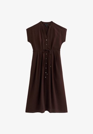 Braunes Midi-Kleid mit kurzen Ärmeln, vorne mit Knöpfen und einem Taillengürtel, ausgestattet mit einem Rundhalsausschnitt und einem plissierten Rock.