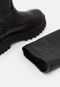 Bronx GROOVY - Botas acima do joelho - black