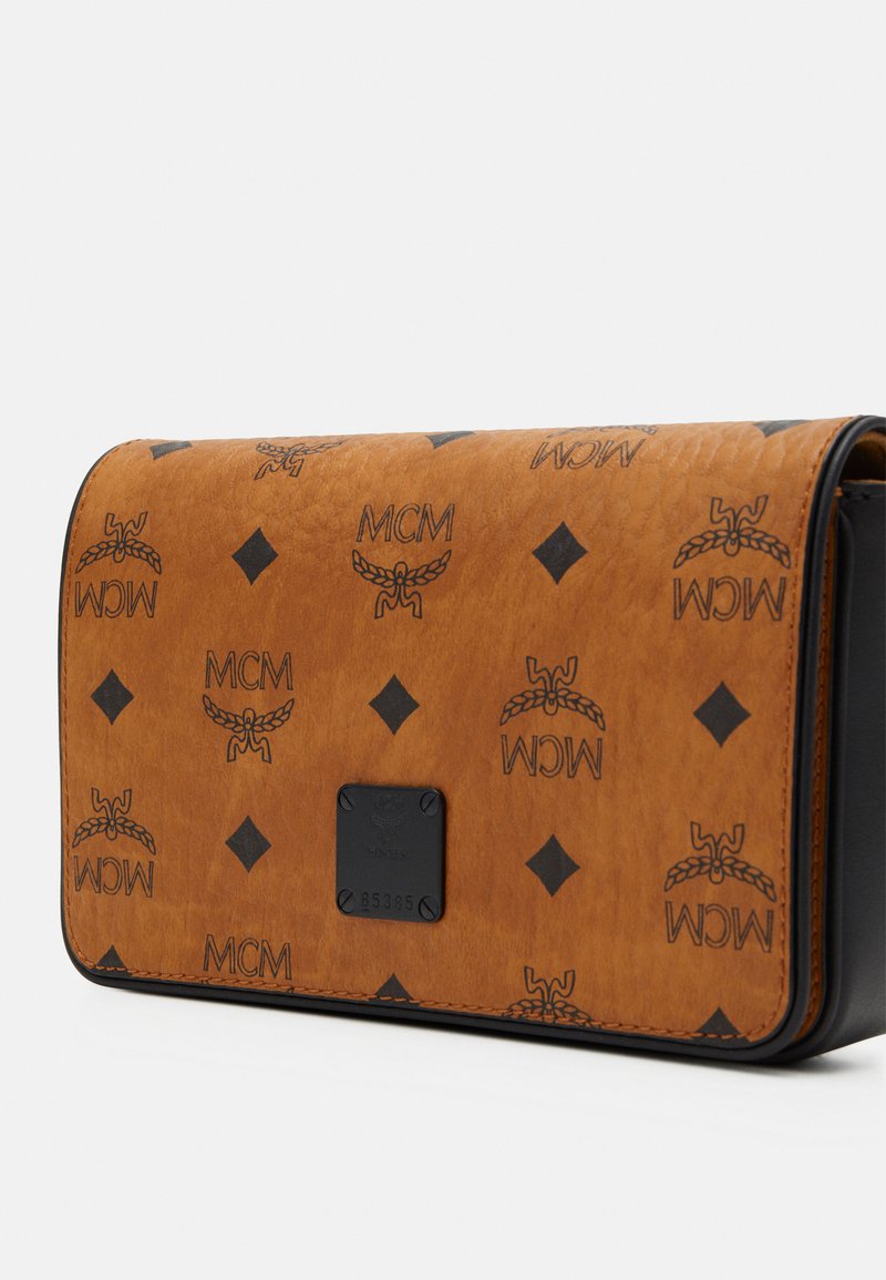 MCM AREN LANYARD UNISEX - Gürteltasche - cognac - Zalando.de