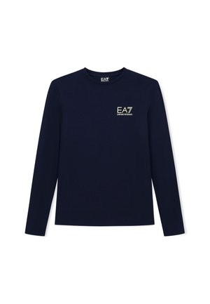 T-shirt a manica lunga blu navy in cotone, con un piccolo logo dorato EA7 sulla parte sinistra del petto e collo rotondo.