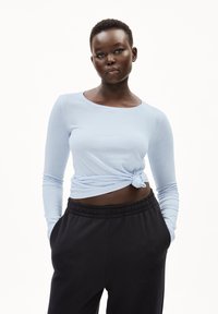 ARMEDANGELS ENRICCAA SOFT - Langarmshirt - morning sky