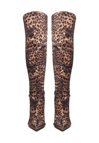 Stivali thigh-high in stampa leopardata con design a punta e texture liscia, caratterizzati da una silhouette aderente e tacco a stiletto.