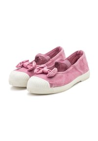 Rózsaszín vászon slip-on cipők fehér gumi talppal, elöl két szövet masnival. Texturált felsőrész és gumi orrkialakítás.