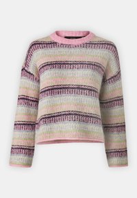 Pruhovaný svetr různých barev v pastelových odstínech růžové, zelené, modré a černé. Pletená textura s kulatým výstřihem a dlouhými rukávy.