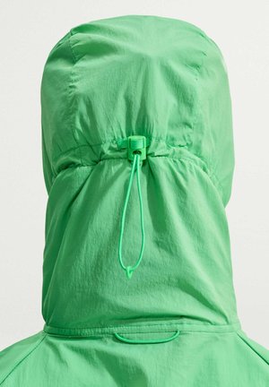 Nike Performance, M NK UV RPL STRIDE JACKET - Μπουφάν για τρέξιμο - green spark cucumber calm