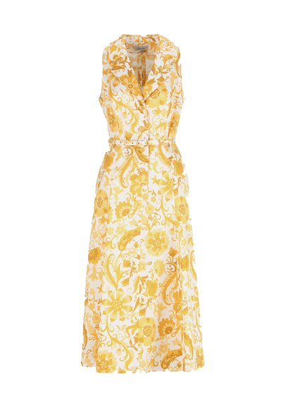 Ærmeløs hvid midi-kjole med gule blomster- og slyngemønstre, reverskrave, knapper foran og et matchende bælte i taljen.