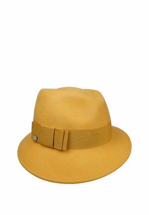 Senfgelber Filz-Fedora-Hut mit breiter Krempe und passendem Stoffband mit plissiertem Schleifendetail an der Seite.