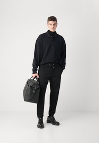 BOSS LEVETE - Treningo apatinė dalis - black