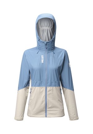 Veste imperméable bleu clair et beige avec capuche, fermeture éclair sur le devant et deux poches latérales. Présente un design en bloc de couleurs et un logo.