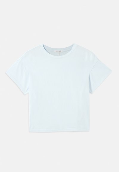 Lyseblå bomulds t-shirt med afslappet pasform, bred udskæring og korte ærmer. Glat tekstur, ingen synlige mønstre eller udsmykninger.