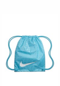 Nike Kordelzugtasche in Hellblau mit glänzender Textur. Mit wiederholtem Textmuster und einem auffälligen weißen Swoosh-Logo.