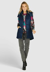 Navigazione MIT ABNEHMBARER   - Bodywarmer - dunkelblau