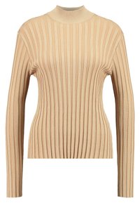 Pull beige en maille côtelée à manches longues et col montant, présentant des rayures verticales et une silhouette ajustée.