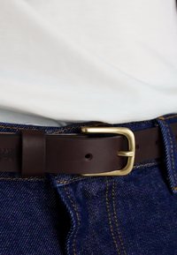 Levi's® NARROW UNISEX - Pas - brown