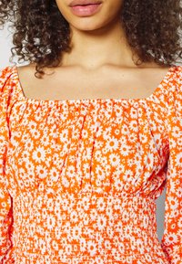 ONLY Tall ONLPELLA SMOCK - Μπλούζα - koi