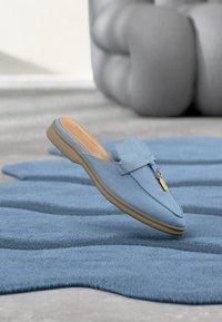 Επιλέχθηκε, yellow