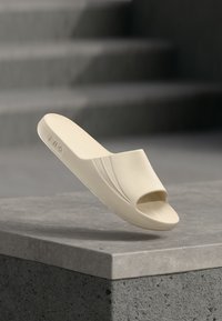 No seleccionado, bone white