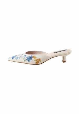 Pantofi clasici cu toc - bone