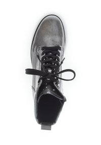 Hoge sneakers met een metallic grijze afwerking, zwarte veters, ronde neus en rits. Gestructureerd leren bovenwerk met een gladde binnenvoering.