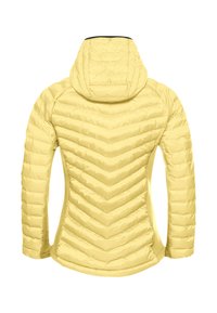 Giacca isolante gialla con un design a rombi, forma aderente, cappuccio e texture liscia. Senza chiusure visibili o decorazioni.