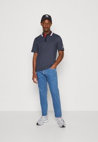 Abercrombie & Fitch 90s Straight Jean - Vaqueros rectos - blue denim