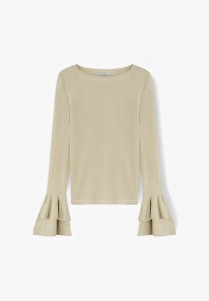 Beige Langarmoberteil mit Rundhalsausschnitt und ausgestellten, gestuften Ärmeln. Der Stoff hat einen dezenten Glanz, wodurch eine weiche Textur und eine schlanke Silhouette entstehen.