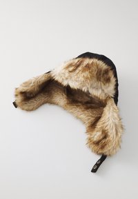 Pier One Kapa - black