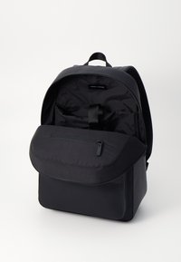 Tommy Hilfiger FOUNDATION BACKPACK - Mugursoma - black