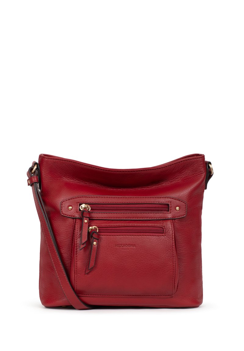 Borsa a tracolla rossa in pelle con una tasca con zip sul davanti, texture morbida e tracolla regolabile. Design piatto con bordo superiore curvo.