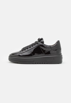 Kennel + Schmenger Sneakers - black