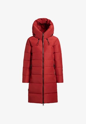 Punane puhvis jope kõrge kraega ja eemaldatava kapuutsiga. Omab horisontaalselt tikitud sektsioone ja esiotst lukku, samuti külje taskuid.