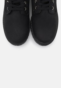Tamaris Botines con cordones - black