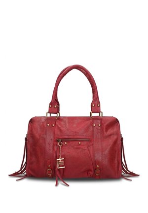 Rode leren handtas met dubbele handvatten, voorvak met rits en gouden bedel, en decoratieve zijkwasten.