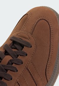 adidas Originals SAMBA  - Tenisky - preloved brown  aurora coffee  gum
