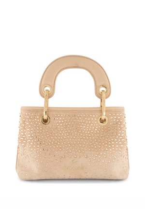 Borsa a mano in pelle beige con borchie color oro e grandi manici curvi fissati da anelli dorati.