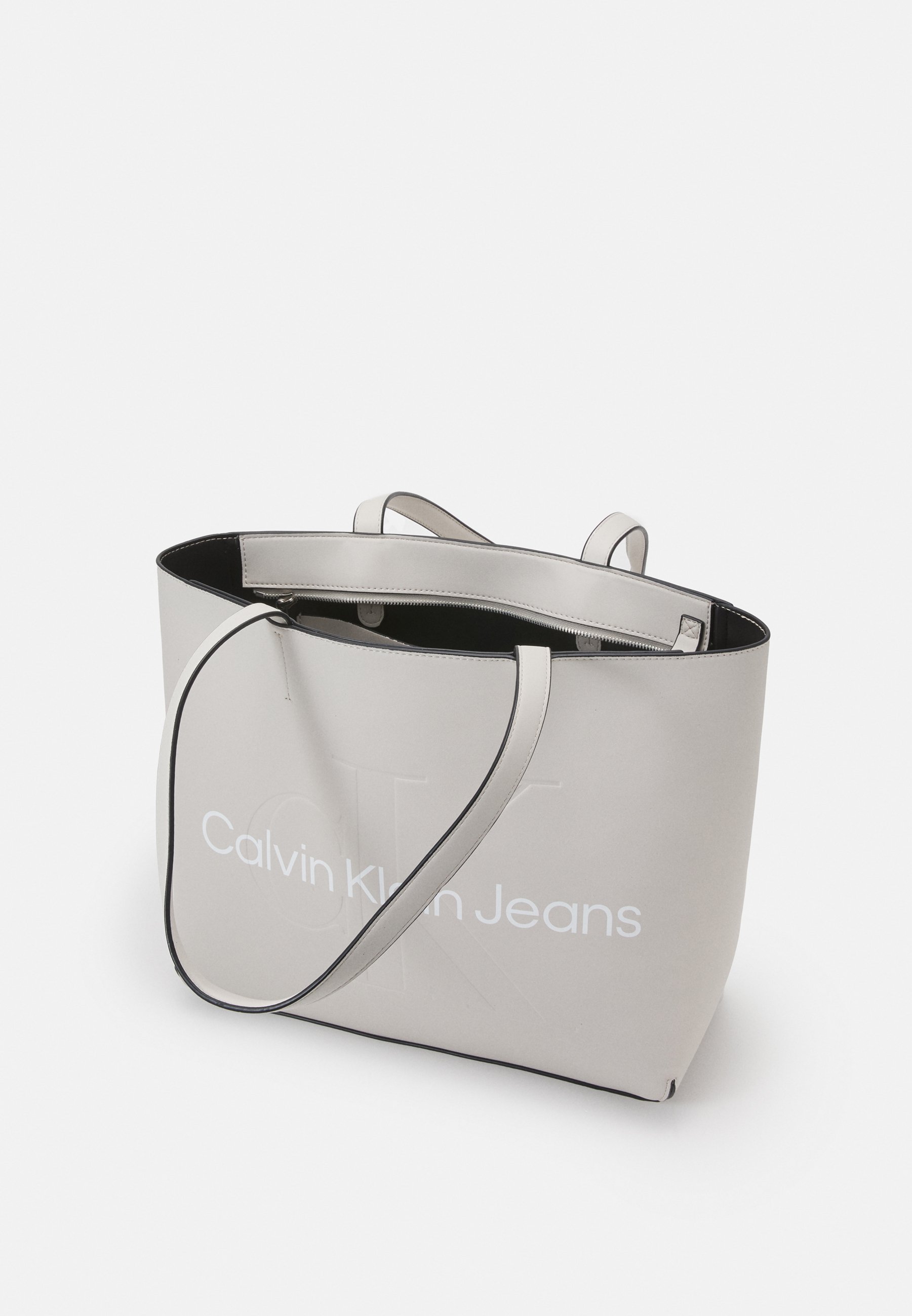 Calvin Klein Jeans SCULPTED MONO - Bolso shopping - eggshell/crema -  Zalando.es