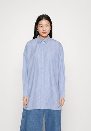 Weekday VERSATILE - Nööpidega pluus - white