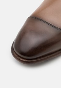 Lloyd SANDRO - Sapatos de atacadores - pepper/taupe