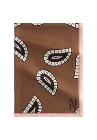 Brązowy szalik z dużymi kształtami paisley konturowanymi na biało i różowo, z różowym brzegiem i małym czarnym logo w jednym rogu.