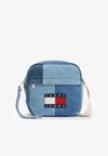 LOGO PATCHWORK DENIM CROSSBODY REPORTER BAG - Τσάντα χιαστί - blue denim
