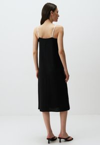 Jimmy Key STRAPPY-NECK MIDI - Jurk - black
